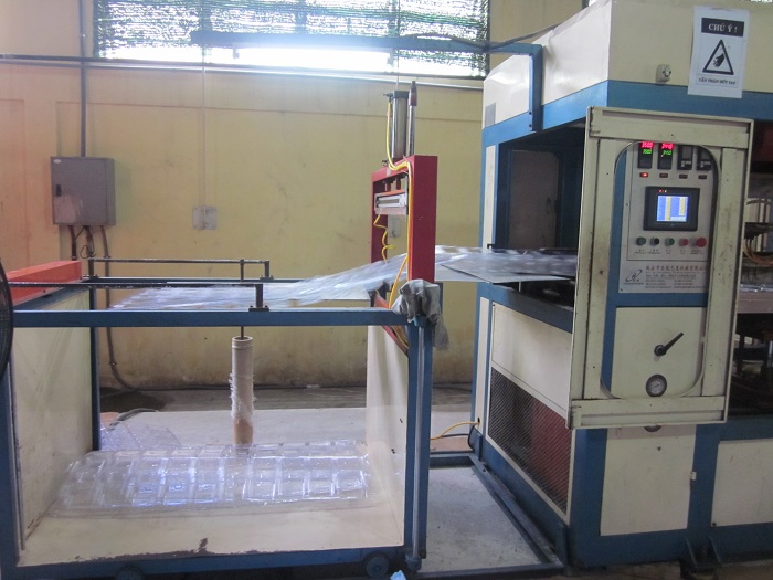 Máy định hình chân không (Vacuum Forming Machine)