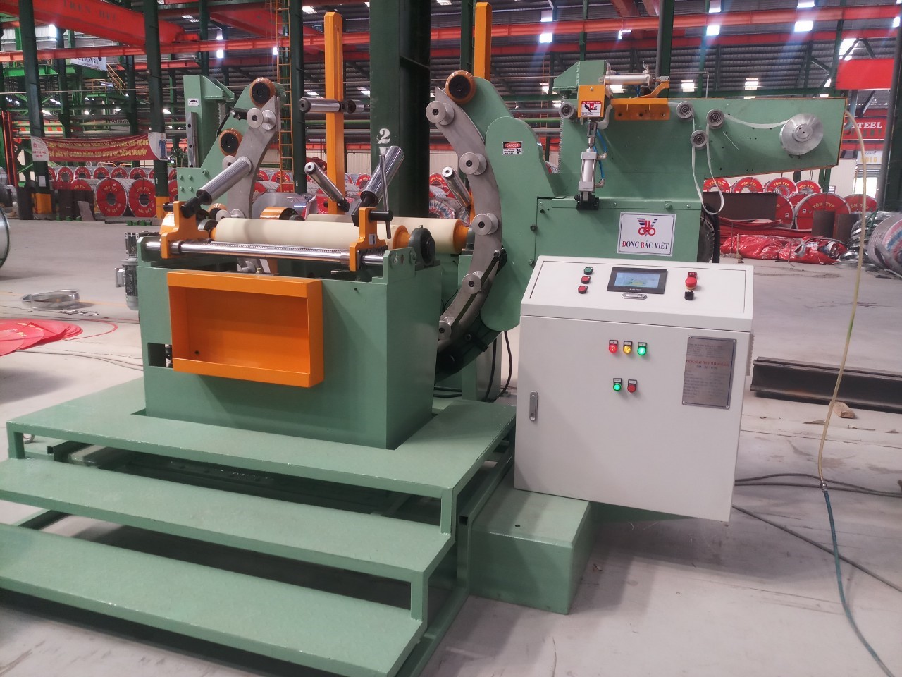 Máy đóng gói cuộn tôn W750