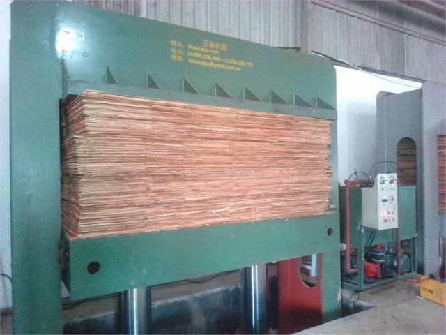 Máy ép nguội từ dưới lên