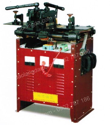 máy hàn lưỡi cưa CD