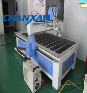 Máy khắc tự động
