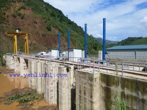 Máy nâng Nậm Hóa