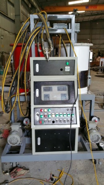 Máy phun Foam mút - xốp TC7-2016