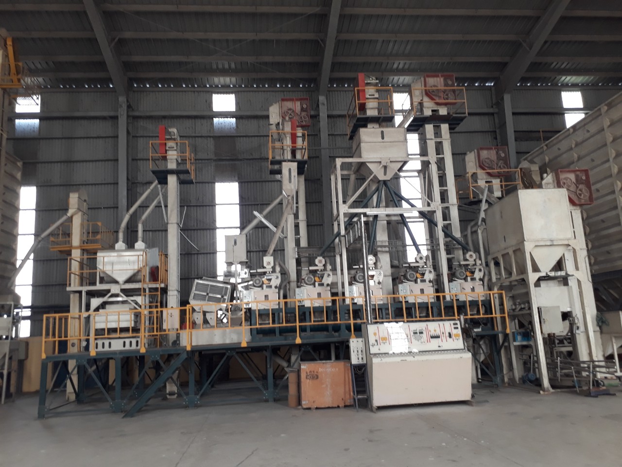 Máy sản xuất màng PE