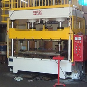 Máy thủy lực 4 trụ