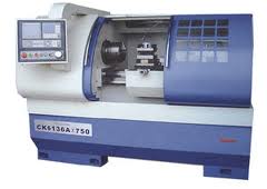 Máy tiện CNC
