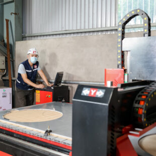 Máy CNC cắt mẫu