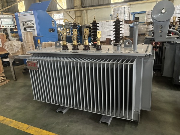 Máy biến áp 3 pha kiểu kín