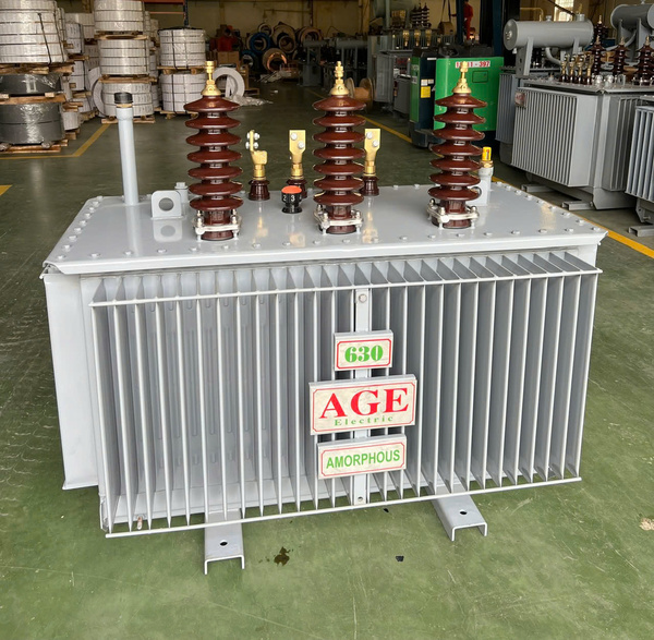 Máy biến áp 3 pha kiểu kín