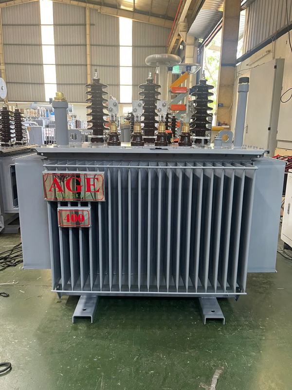 Máy biến áp 3 pha kiểu kín