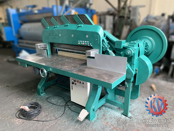 Máy cắt giấy thủy lực