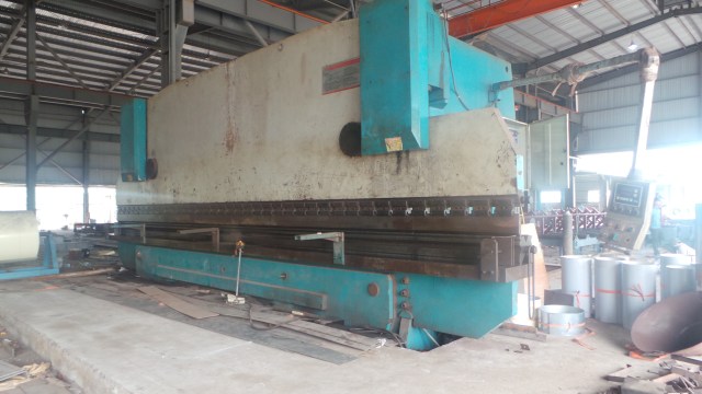 Máy chấn tôn