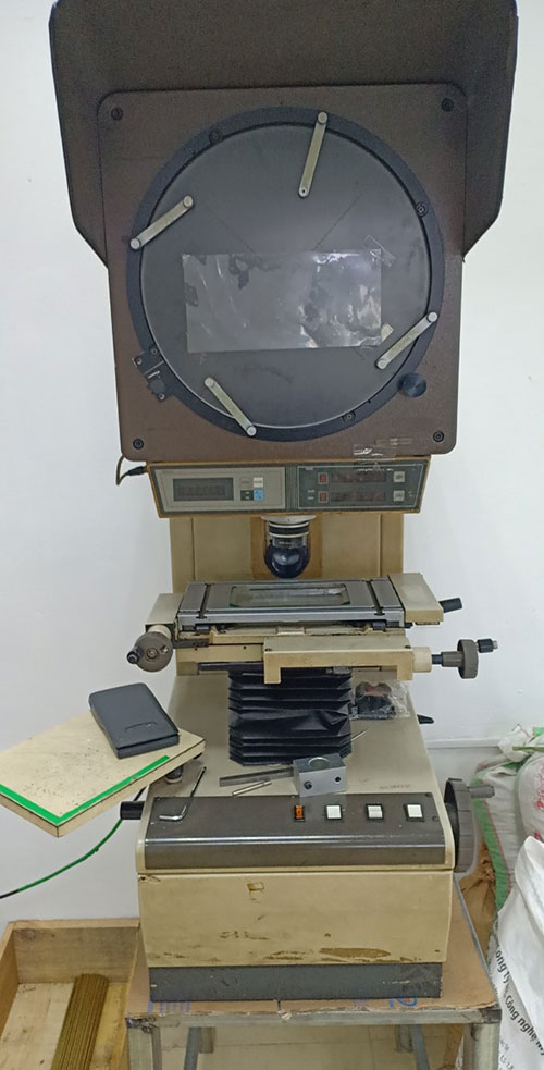 Máy chiếu biên