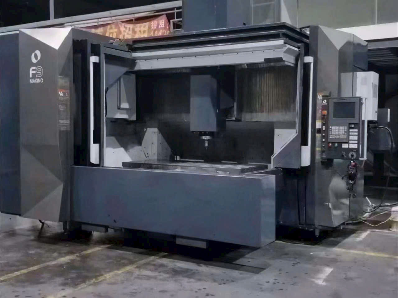 Máy móc và thiết bị CNC