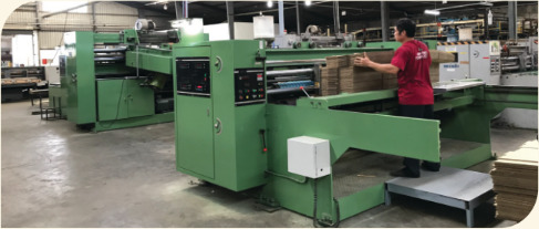 Máy dán và cột dây tự động