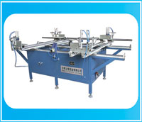 Máy lắp ráp phụ kiện kim khí