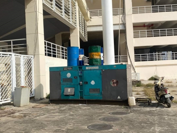 Máy phát điện