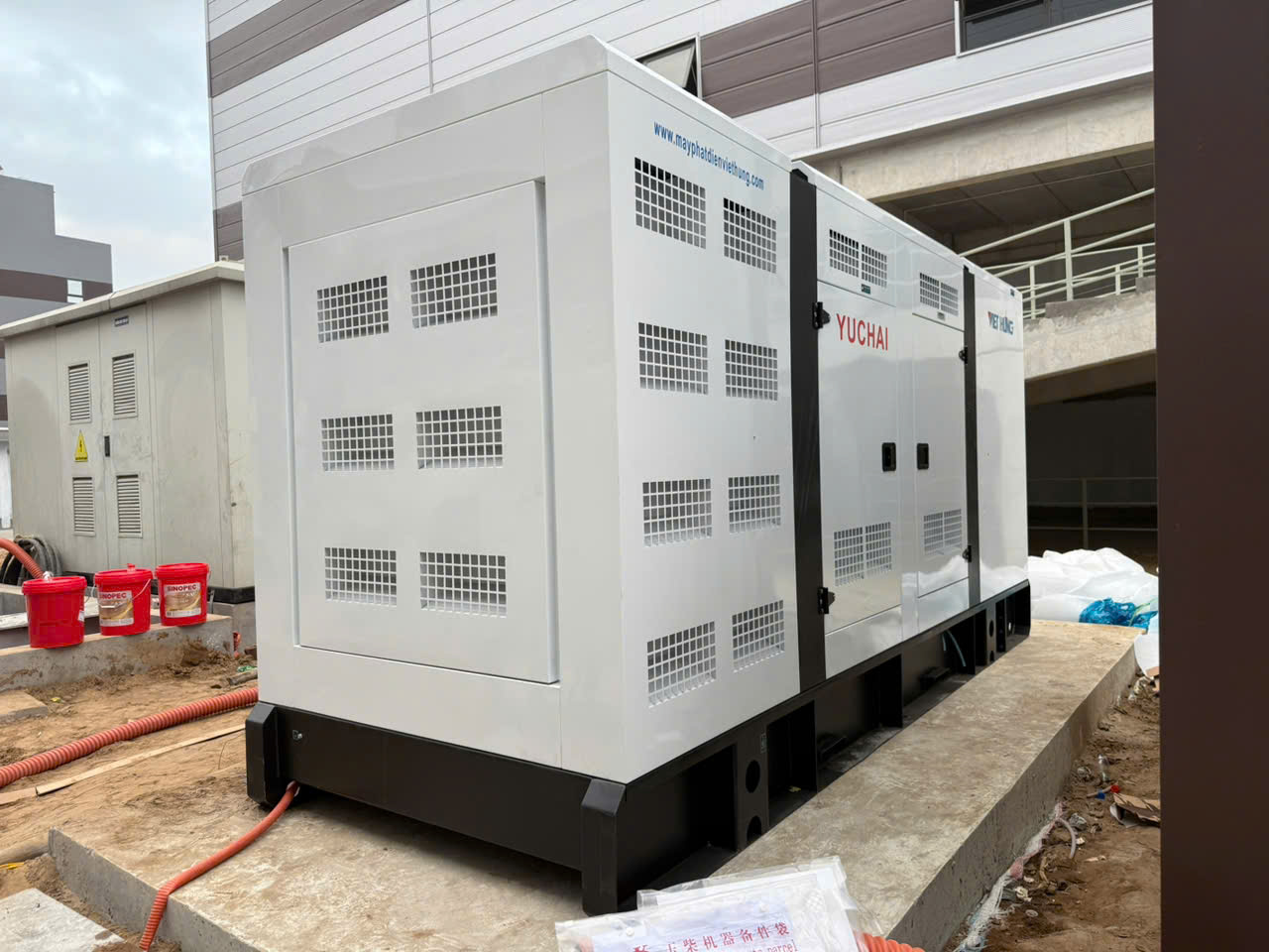 Máy phát điện Yuchai 180 KVA