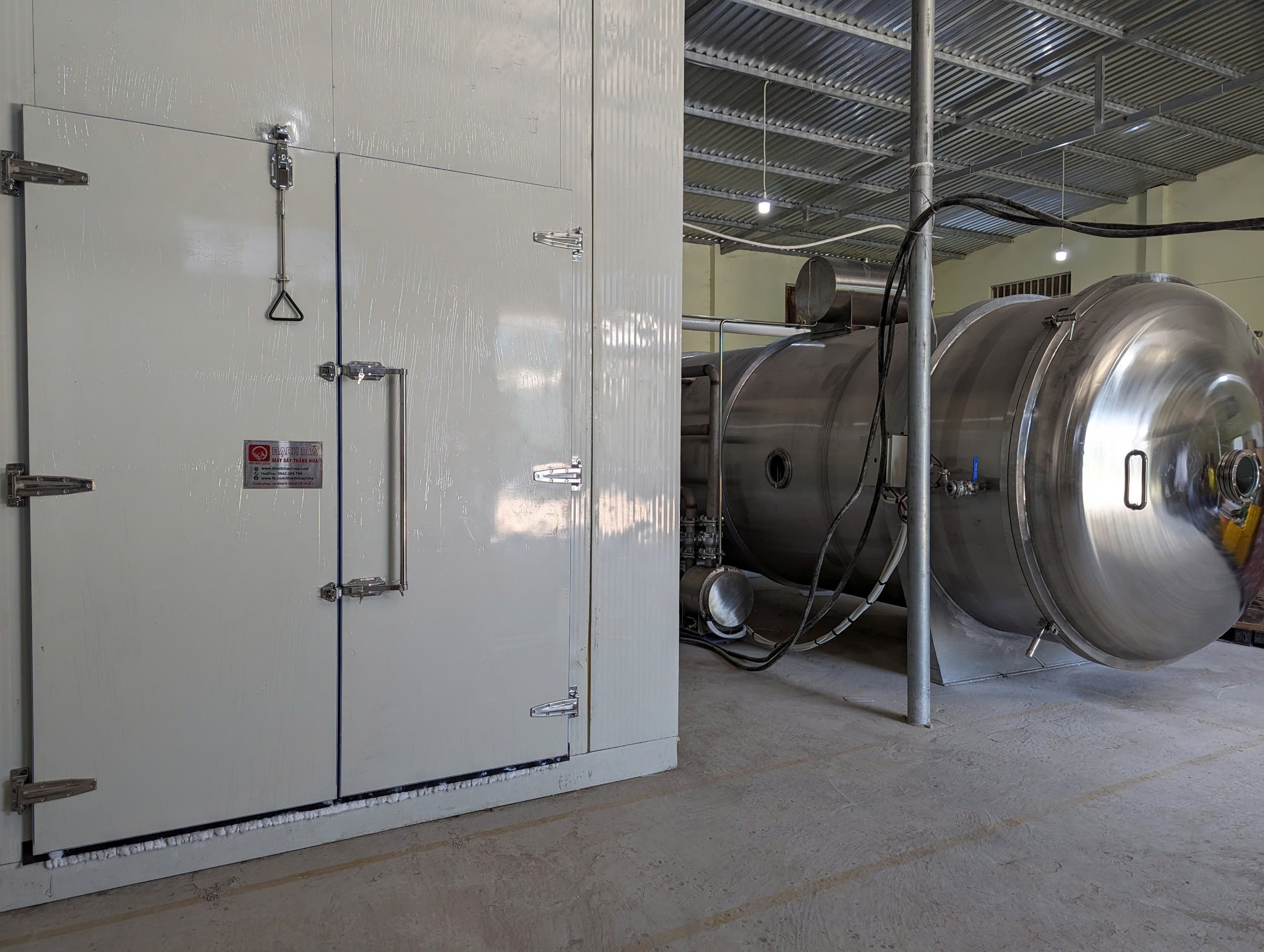 Máy sấy thăng hoa bức xạ 500kg/mẻ