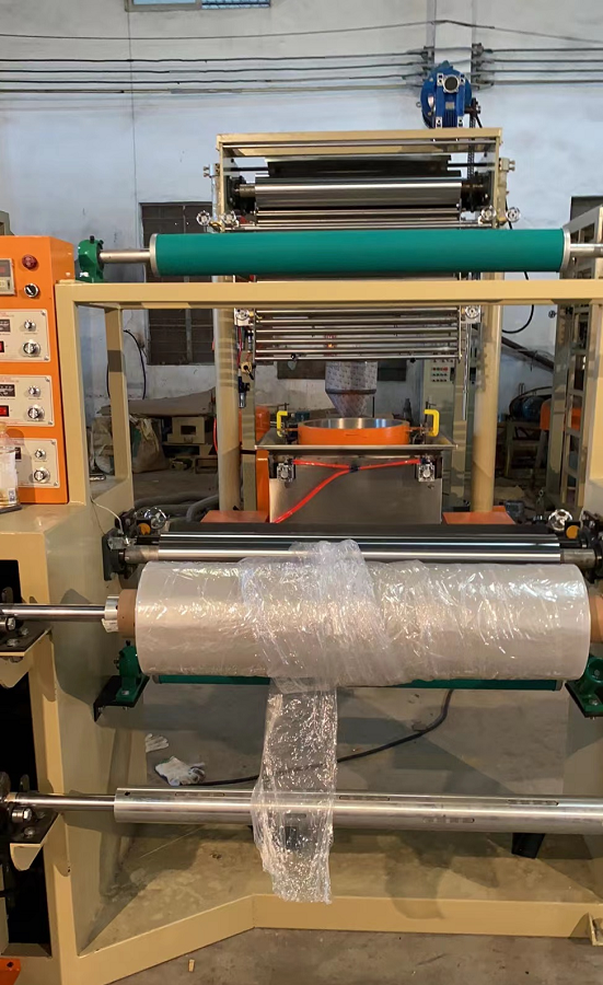 Máy thổi màng PVC