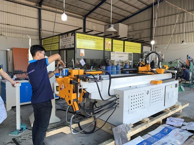 Máy uốn 38 CNC