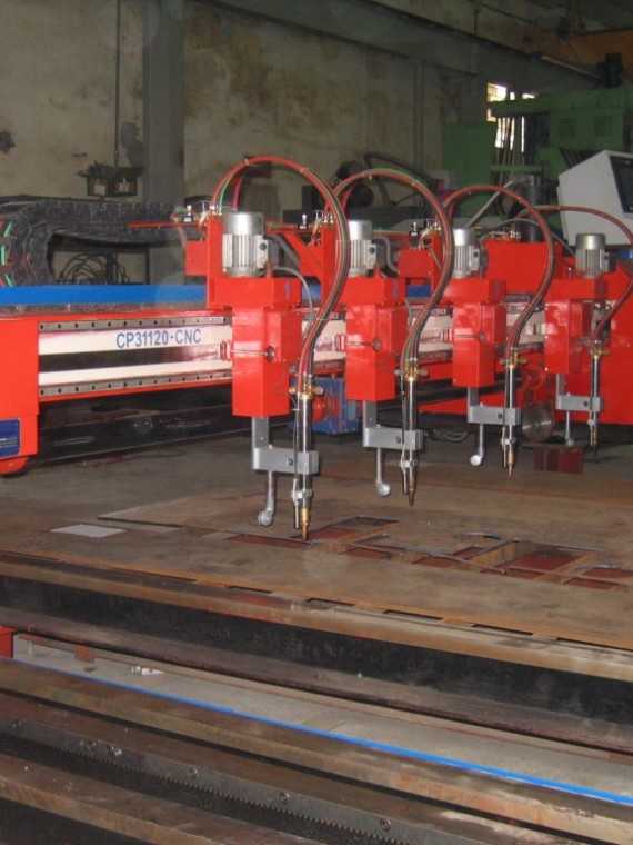 Máy cắt kim loại