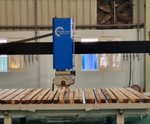 Máy cắt đá xoay đầu