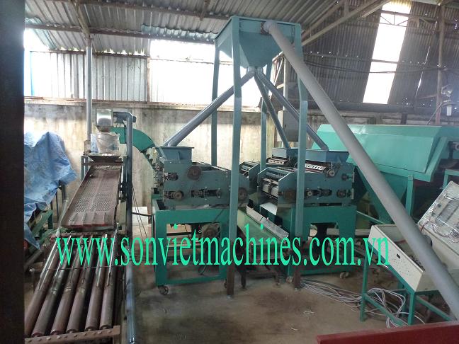 Máy cắt tách vỏ cứng hạt điều