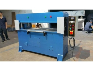 Máy dập mút xốp
