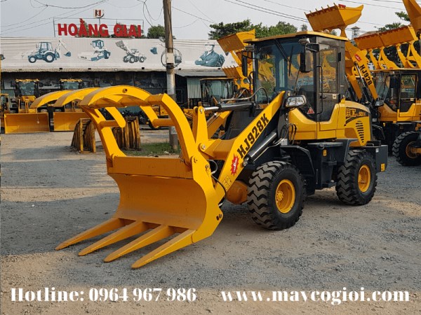 Máy kẹp gỗ HJ928K gầu 0,8 khối