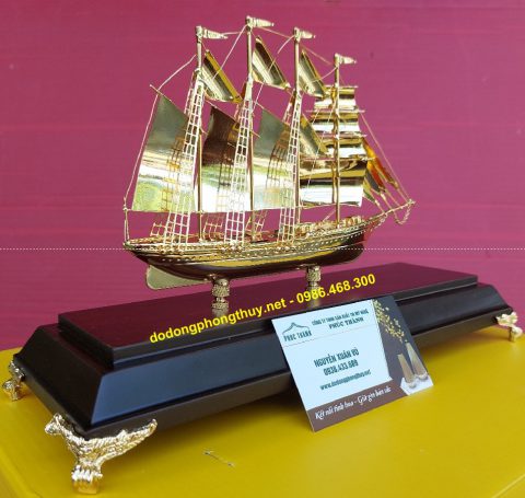 Mô hình thuyền buồm bằng đồng mạ vàng 24K