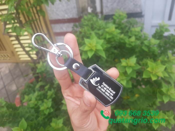 Móc khóa kim loại khắc logo