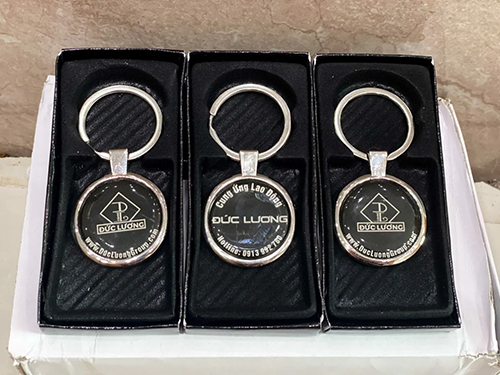 Móc khóa kim loại