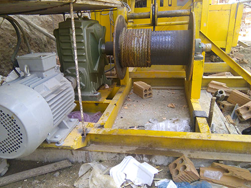 Motor hộp số vận thăng