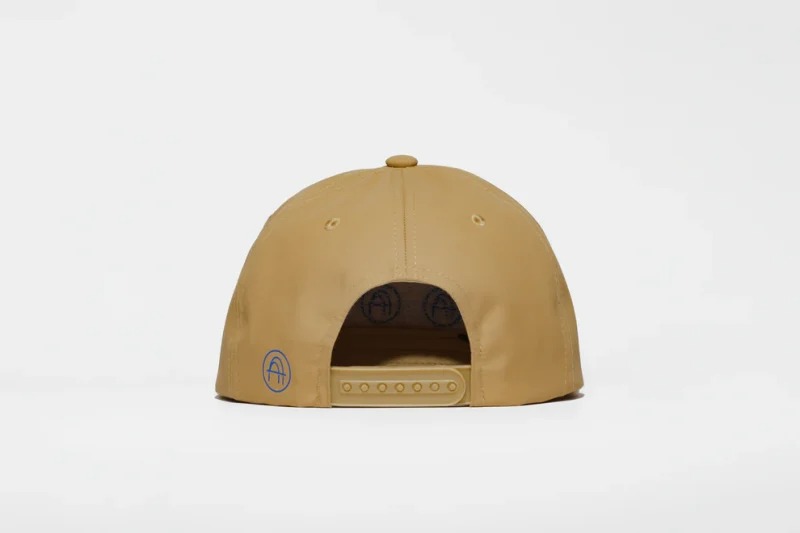 Mũ snapback