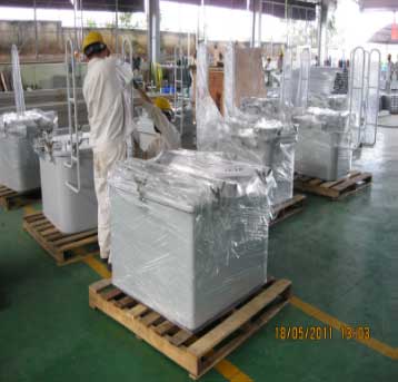 Nắp hầm hàng