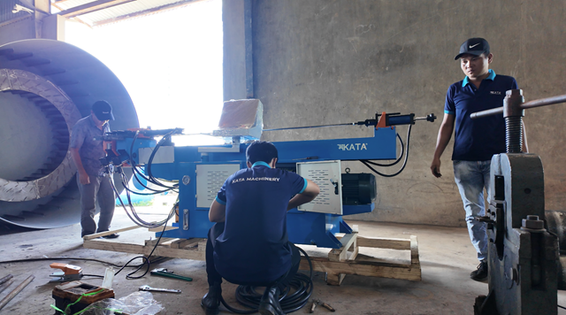 Máy uốn51 NC