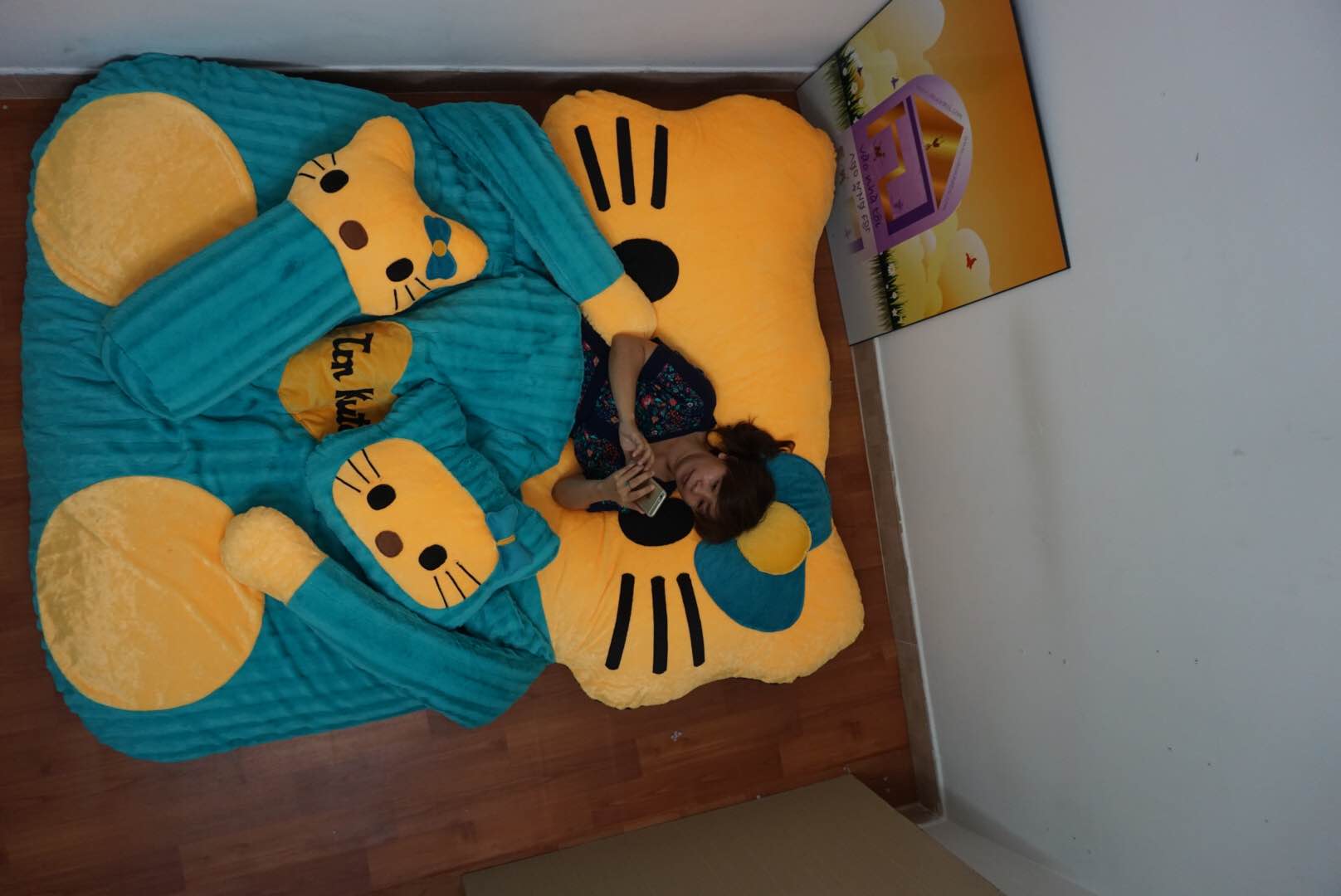 Nệm thú bông hình hello kitty