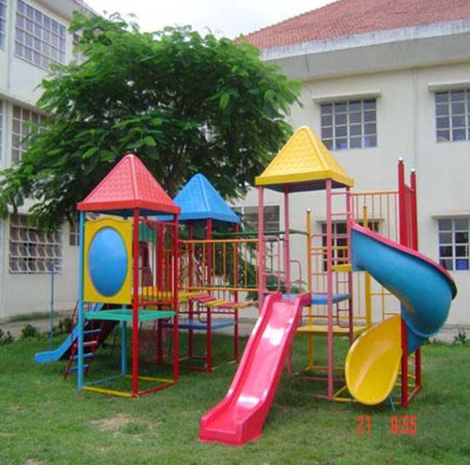 Nhà chòi cầu trượt