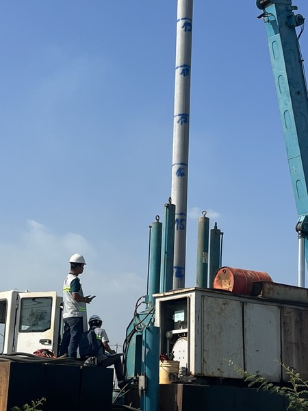 Nhà thầu ép cọc bê tông