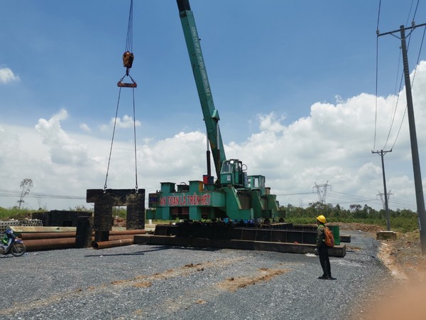 Nhà thầu ép cọc bê tông