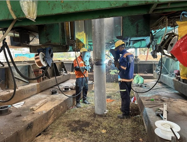 Nhà thầu ép cọc bê tông