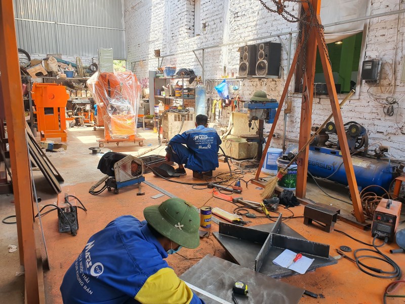 Nhà xưởng, máy móc sản xuất