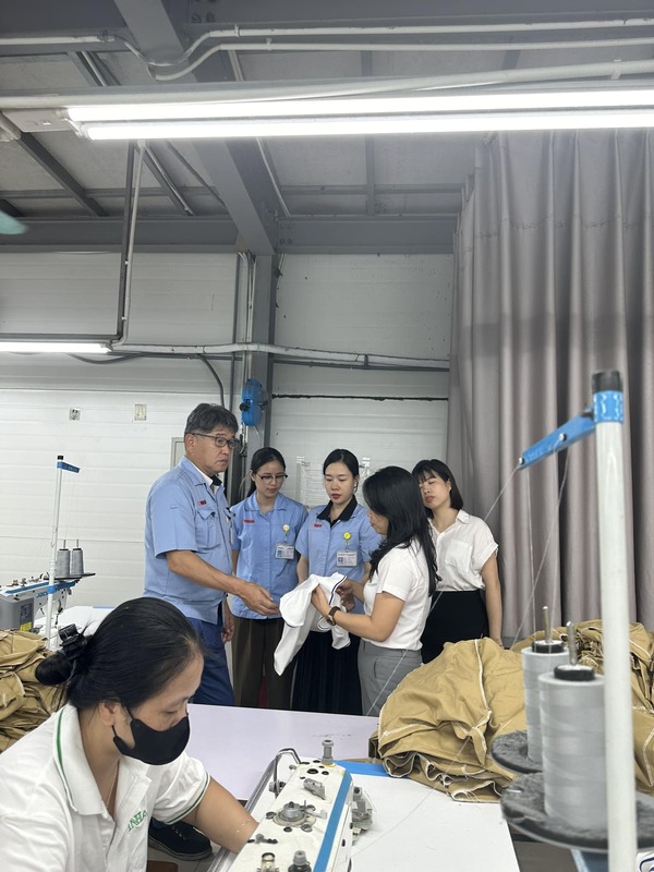 Nhà xưởng và hoạt động tham quan