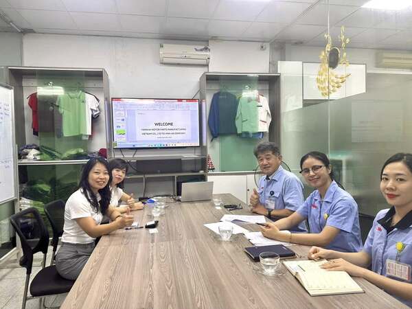 Nhà xưởng và hoạt động tham quan