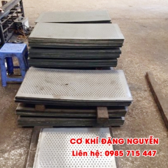 Nhôm dập lỗ