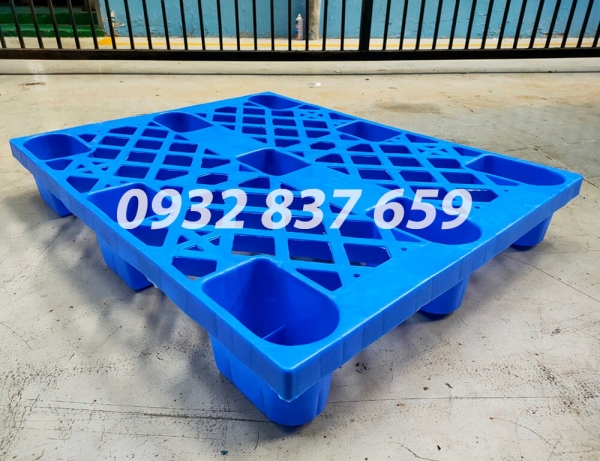 Pallet nhựa