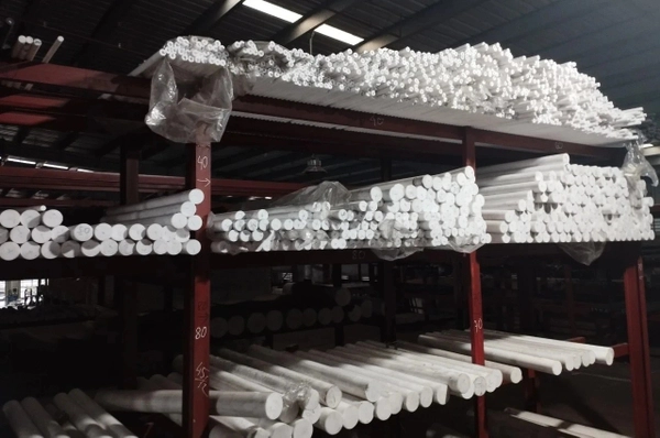Nhựa PTFE dạng cây