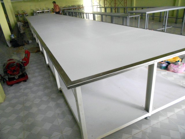 Bàn ngành may