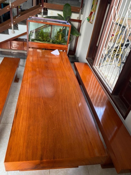 Bàn ghế gỗ bản lớn
